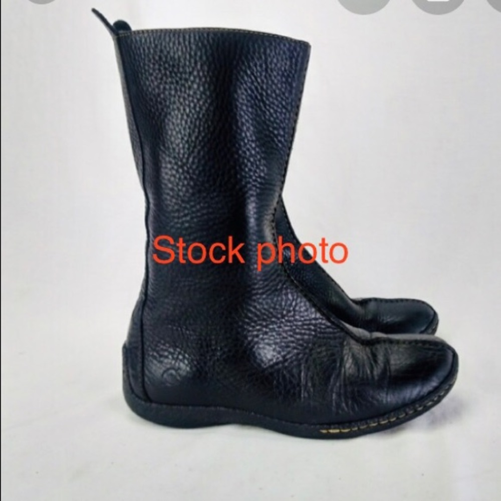 Born mid calf black leather boot size 7